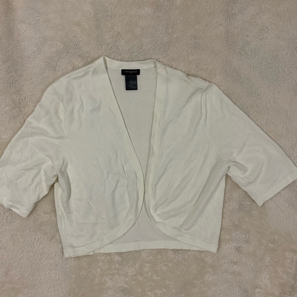 Ann Taylor Women’s sweater size Small